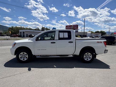 Used 2007 Nissan Titan XE AWD/4WD image 9