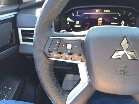 New 2025 Mitsubishi Outlander SE image 20