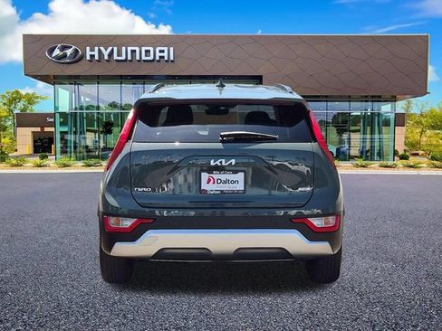 Used 2024 Kia Niro EX FWD image 7