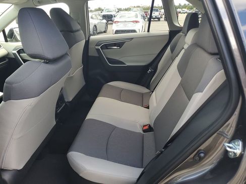 Used 2025 Toyota RAV4 XLE image 23