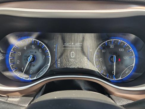 Used 2020 Chrysler Voyager Lxi image 24