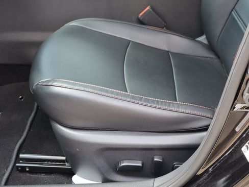 Used 2025 Nissan Sentra SR w/ SR Premium Package FWD image 15
