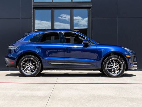 Certified 2026 Porsche Macan AWD/4WD image 12