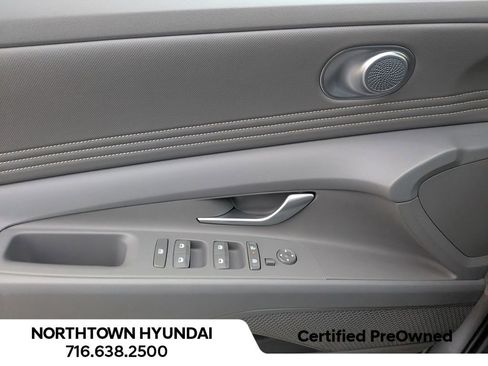 Certified 2025 Hyundai Elantra Sport image 29