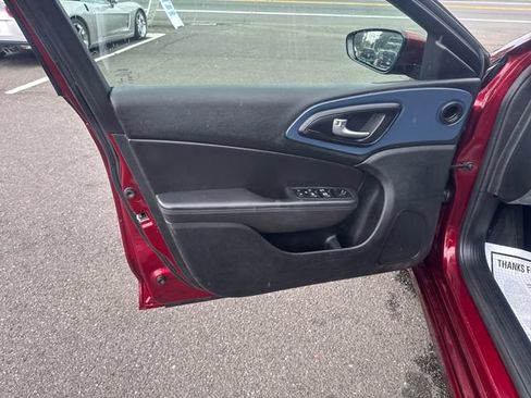 Used 2015 Chrysler 200 S FWD image 10