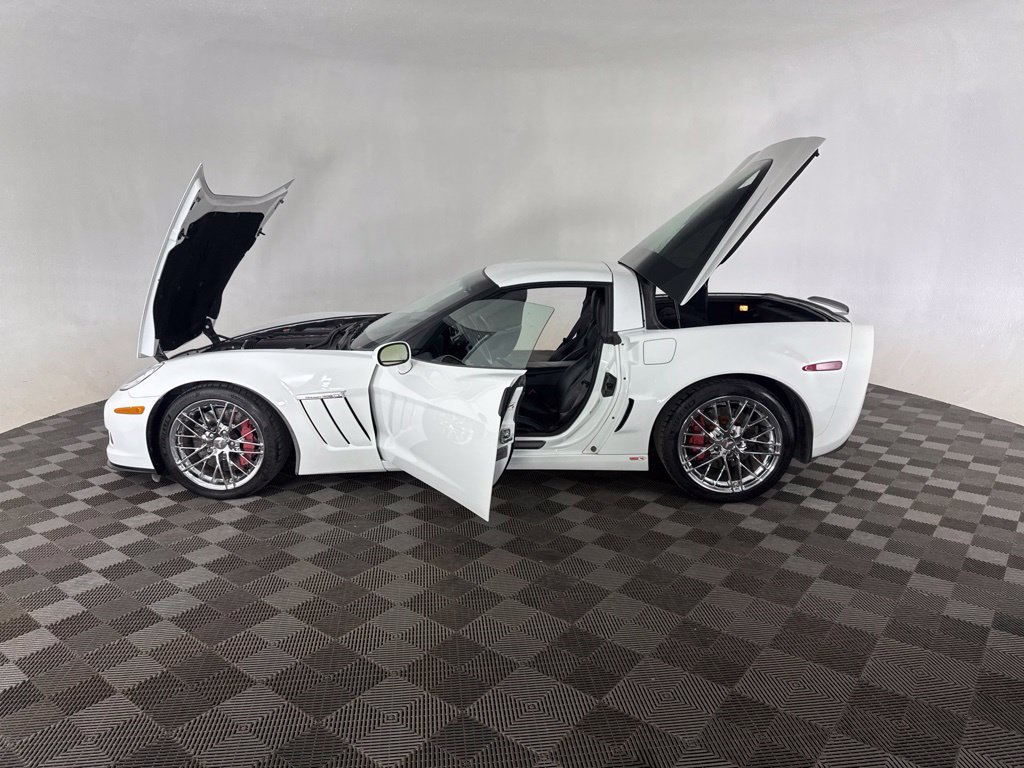 Used 2012 Chevrolet Corvette Grand Sport w/ 3LT Preferred Equipment Group RWD image 14