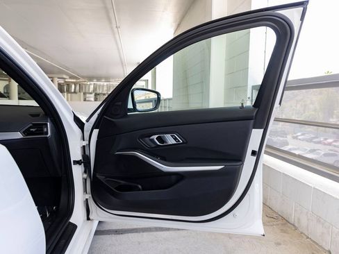 Used 2021 BMW 330e RWD image 27