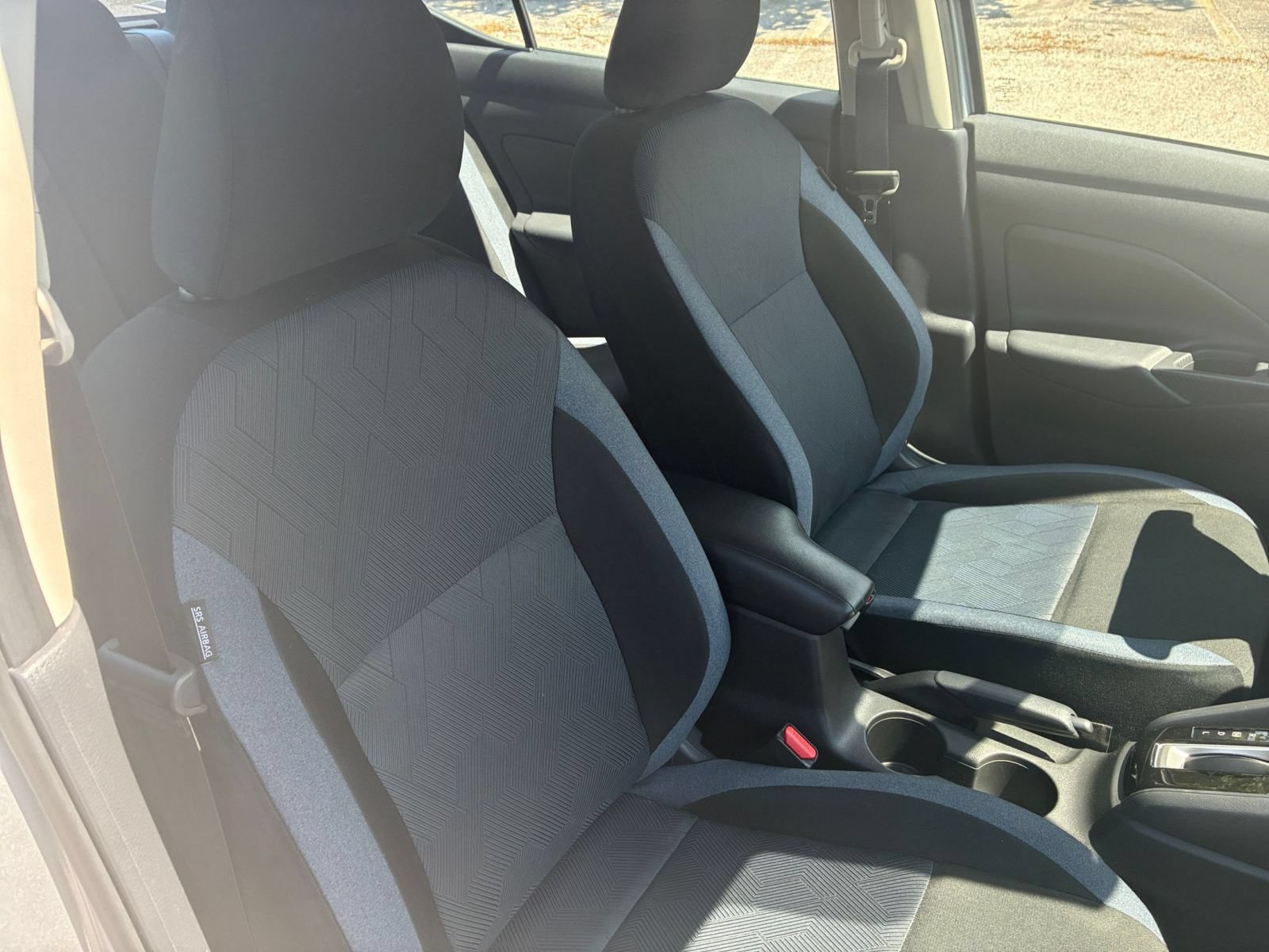 Used 2025 Nissan Versa SV FWD image 30