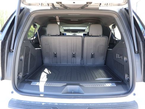 New 2026 Chevrolet Suburban High Country AWD/4WD image 36