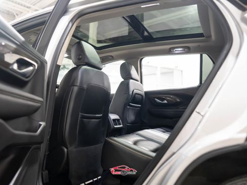 Used 2019 GMC Terrain Denali w/ Advanced Safety Package image 20
