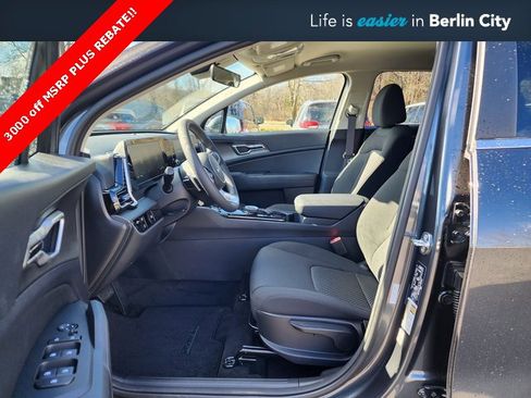 New 2025 Kia Sportage LX image 15
