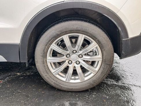 Used 2023 Cadillac XT4 Premium Luxury w/ Technology Package AWD/4WD image 4