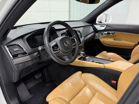 Used 2021 Volvo XC90 T6 Inscription w/ Advanced Package image 12