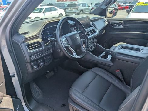 Used 2024 Chevrolet Tahoe Z71 w/ Luxury Package AWD/4WD image 13