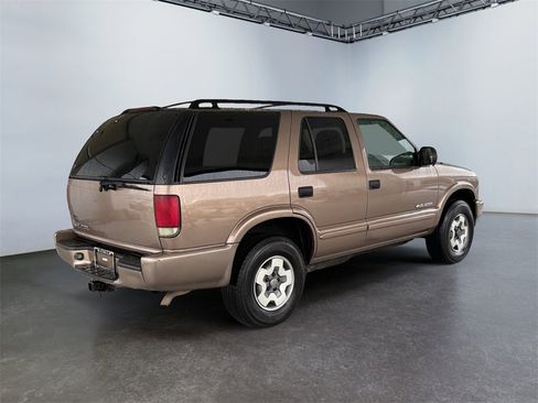 Used 2004 Chevrolet Blazer LS w/ Preferred Equipment Group image 3