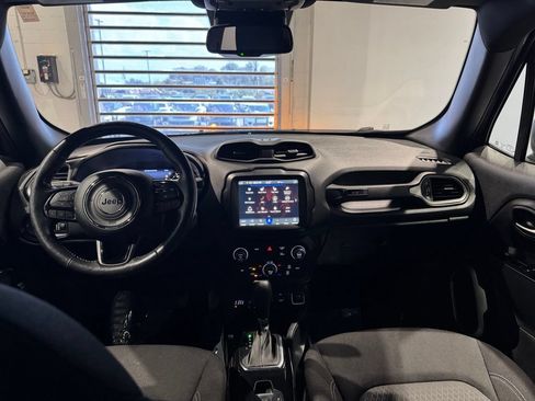 Used 2021 Jeep Renegade Latitude AWD/4WD image 30