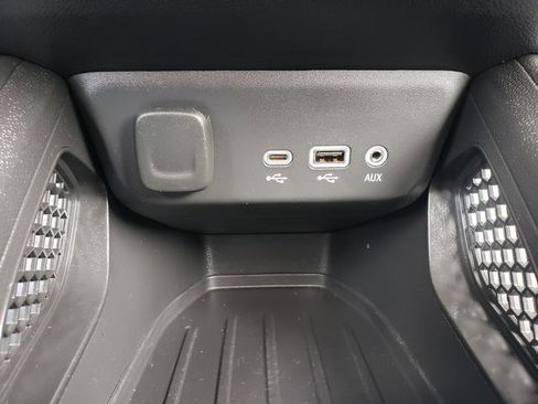 Used 2021 Chevrolet TrailBlazer LT w/ Sun and Liftgate Package AWD/4WD image 21