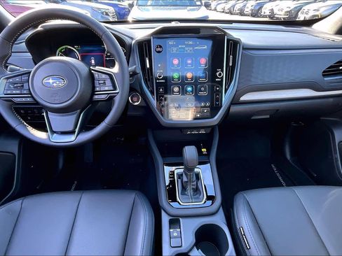 Used 2025 Subaru Forester Limited image 5