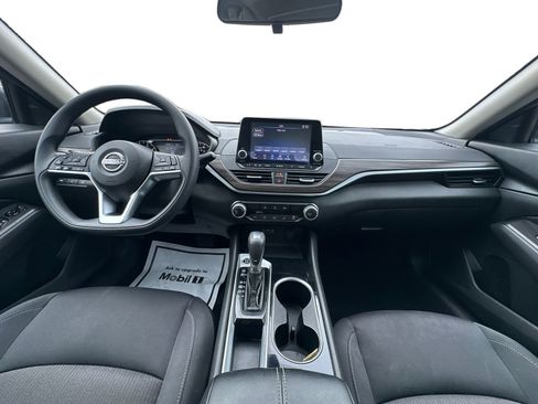 Used 2024 Nissan Altima 2.5 SV FWD image 13