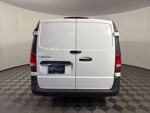 Used 2016 Mercedes-Benz Metris image 4