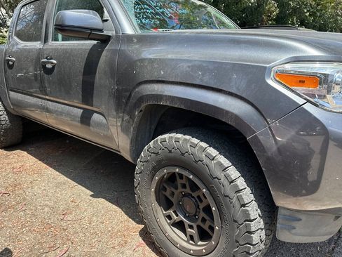 Used 2019 Toyota Tacoma SR w/ SR Convenience Package AWD/4WD image 4