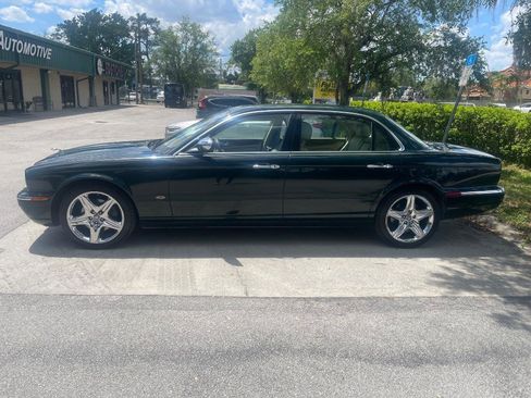 Used 2007 Jaguar XJ8 L RWD image 4