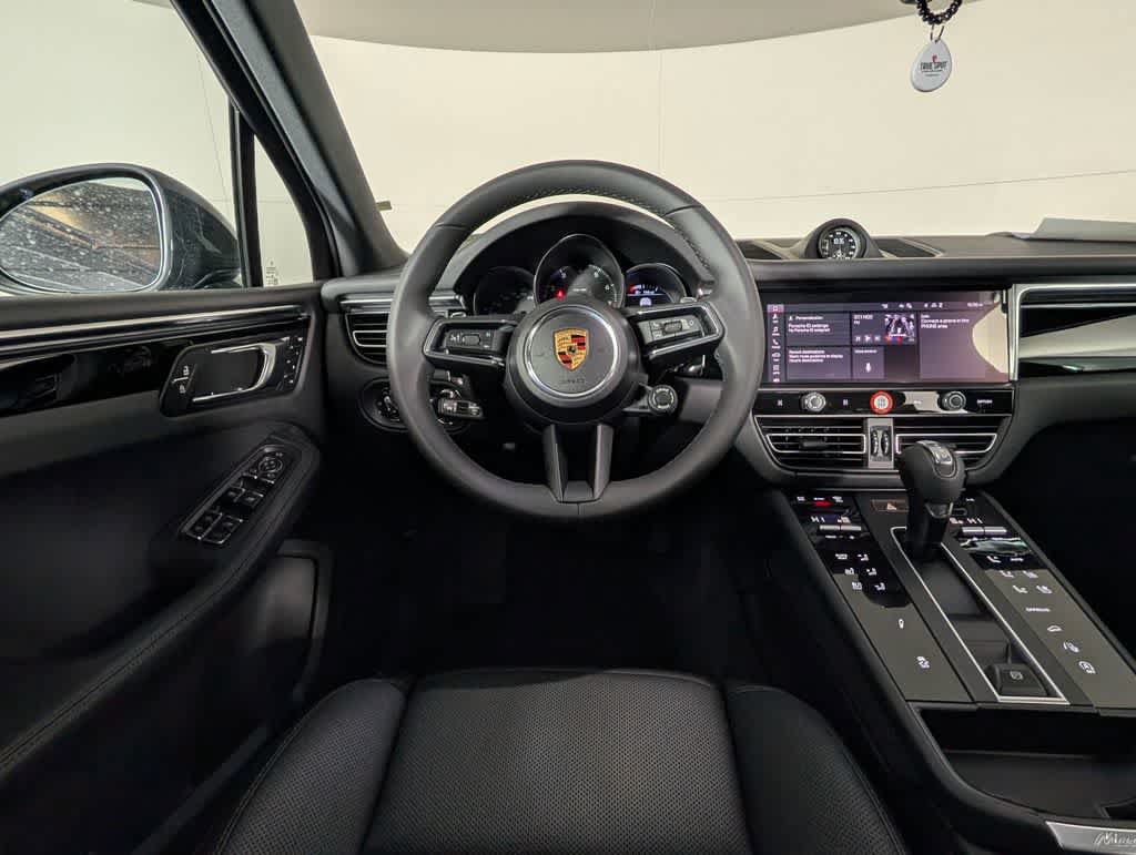 Used 2026 Porsche Macan AWD/4WD image 21