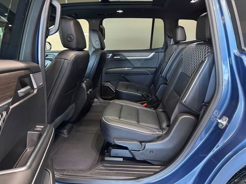 Certified 2024 GMC Acadia Denali w/ Super Cruise Package image 10