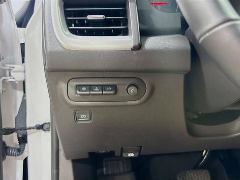 Used 2024 GMC Terrain SLT w/ Tech Package AWD/4WD image 11