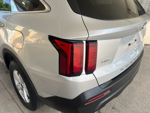 Certified 2021 Kia Sorento LX AWD/4WD image 33