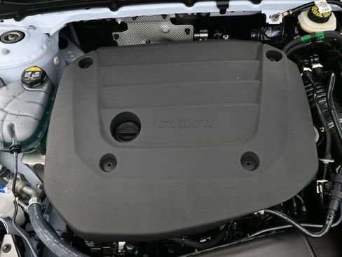 New 2026 Volvo XC40 B5 Plus w/ Protection Package Premier AWD/4WD image 35