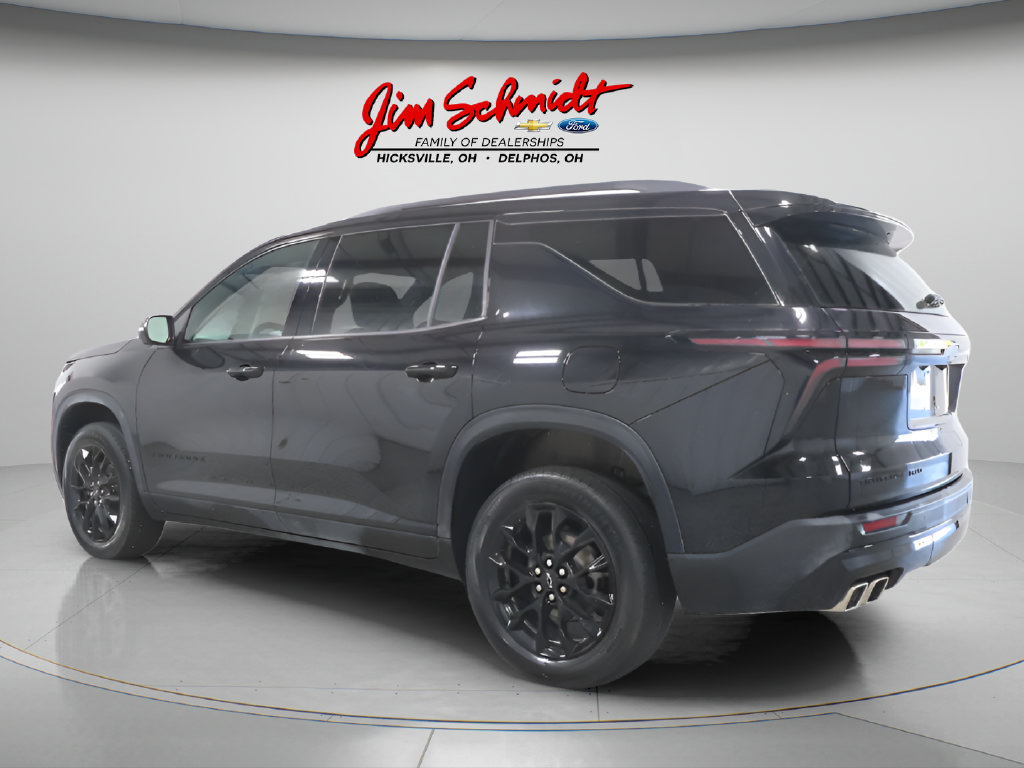 Used 2024 Chevrolet Traverse LT w/ Midnight/Sport Edition AWD/4WD image 3