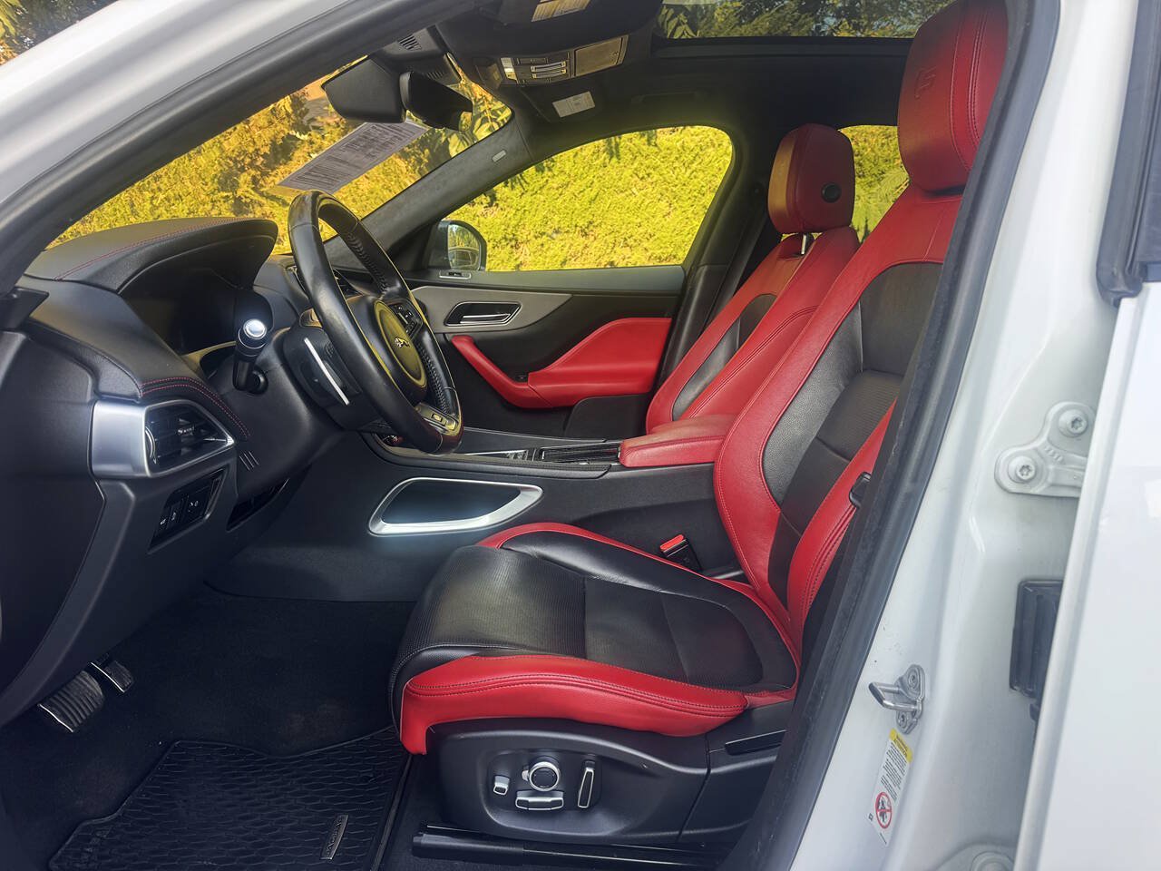 Used 2019 Jaguar F-PACE S AWD/4WD image 10
