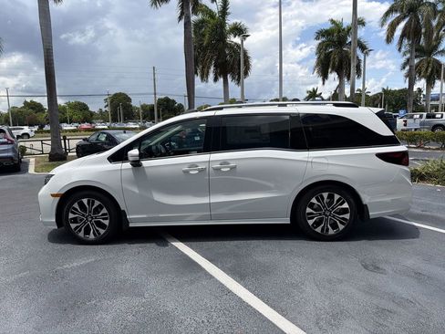 New 2026 Honda Odyssey Elite image 5