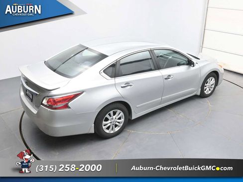Used 2015 Nissan Altima 2.5 S w/ Sport Value Package image 28