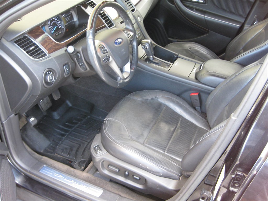 Used 2015 Ford Taurus Limited FWD image 11