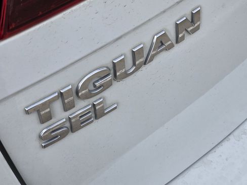 Used 2019 Volkswagen Tiguan SEL R-Line image 11