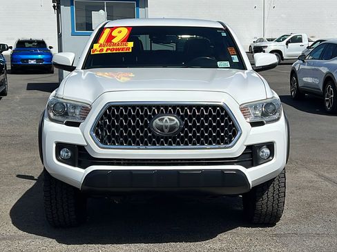 Used 2019 Toyota Tacoma TRD Off-Road AWD/4WD image 2
