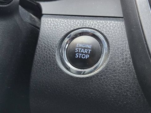 Used 2019 Toyota Camry SE FWD image 13