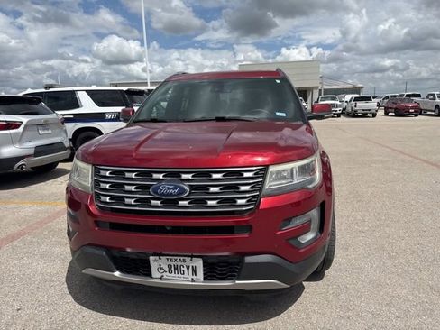 Used 2017 Ford Explorer Limited w/ Equipment Group 301A image 2