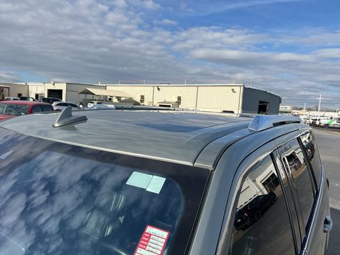 Used 2019 Lincoln Navigator Reserve image 9