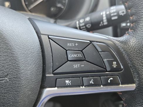 Used 2023 Nissan Kicks SR w/ SR Premium Package FWD image 26