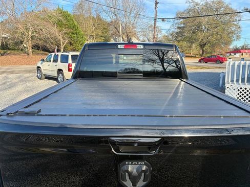 Used 2019 RAM 1500 Laramie image 11