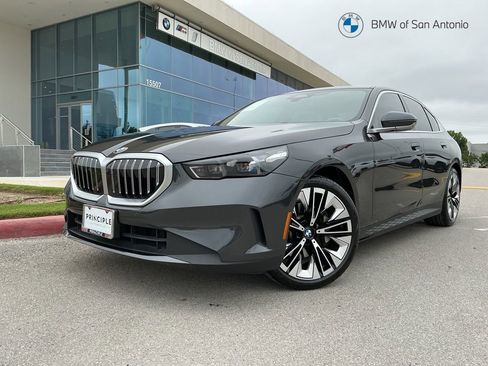 Certified 2024 BMW 530i w/ Premium Package RWD image 1