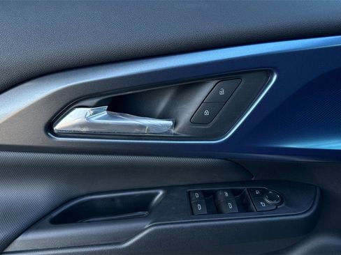 New 2026 Chevrolet Equinox EV LT image 11