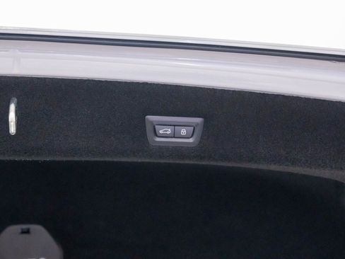 Used 2025 BMW i7 eDrive50 w/ M Sport Package image 31