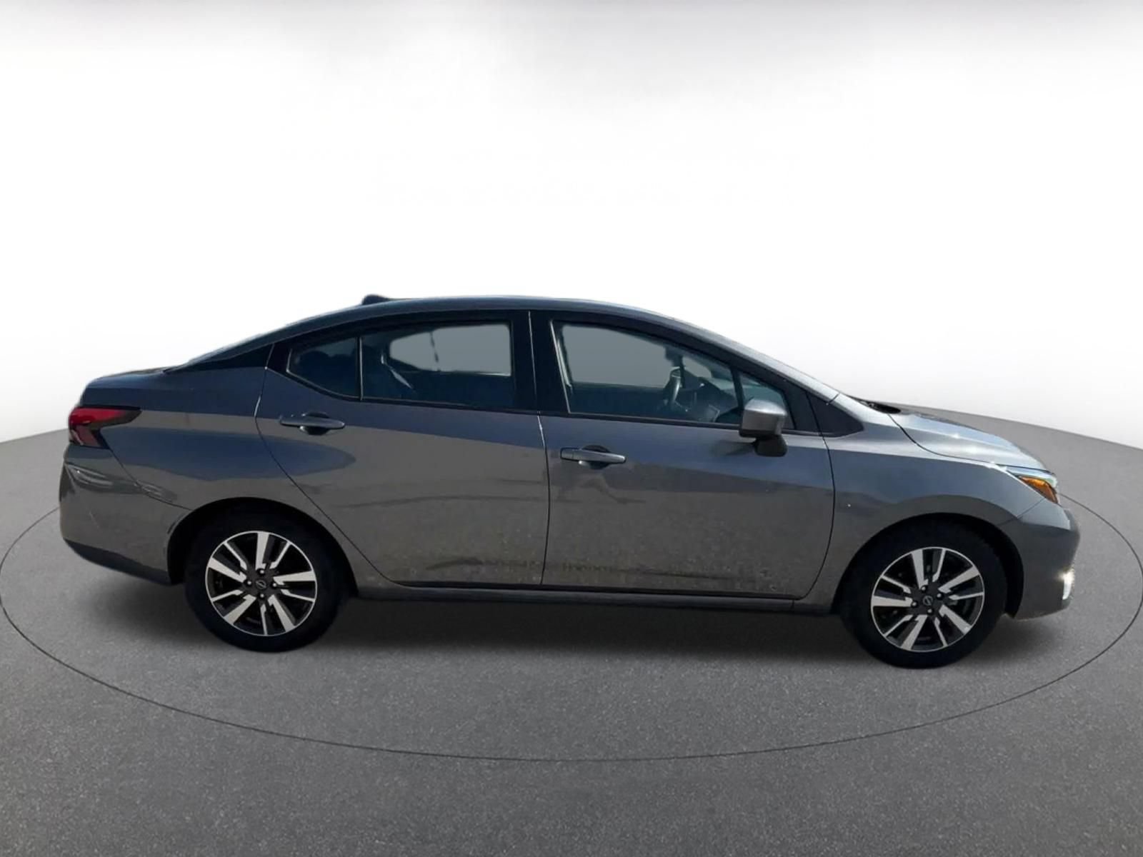 Used 2025 Nissan Versa SV FWD image 15