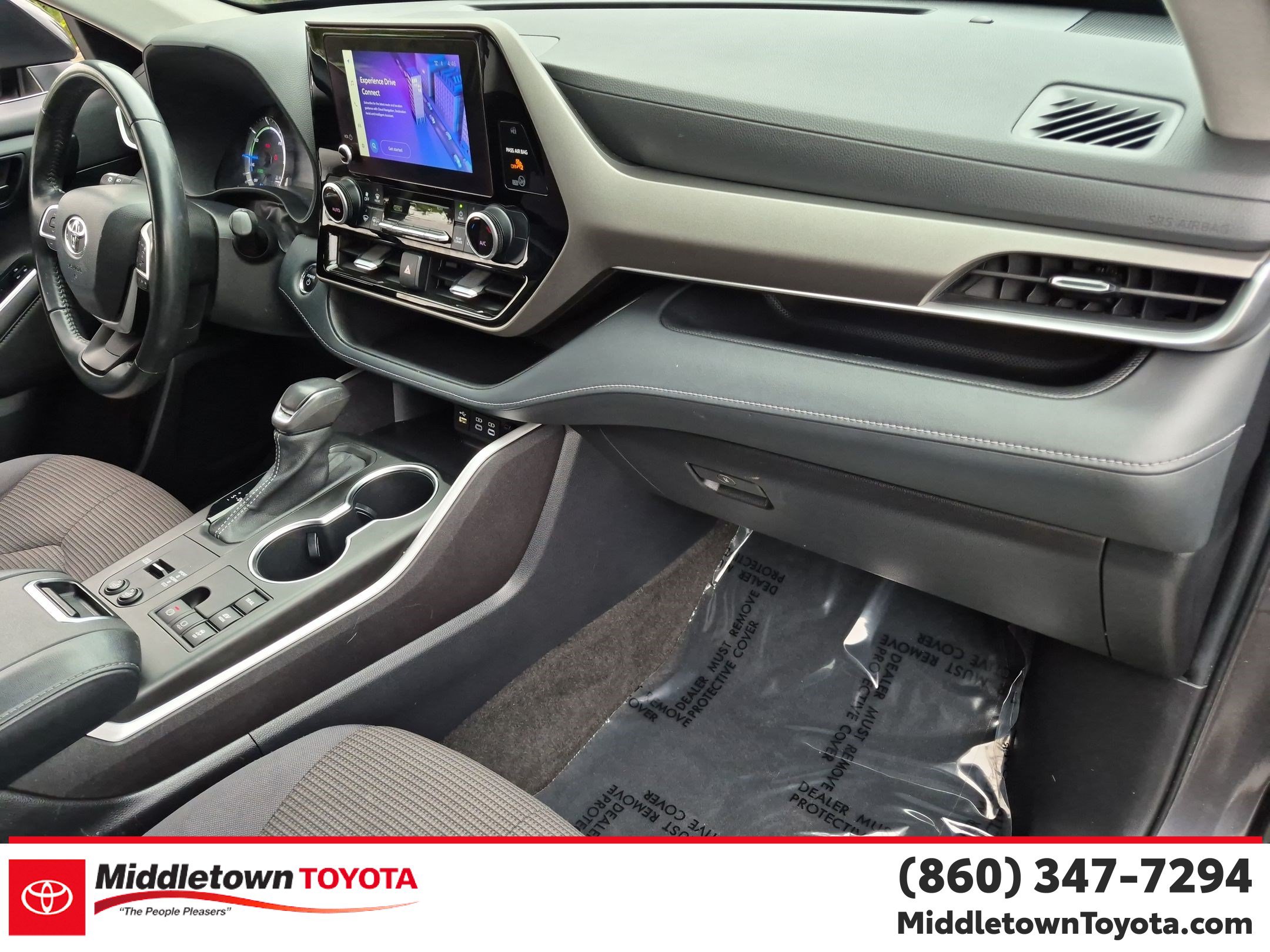 Used 2023 Toyota Highlander LE AWD/4WD image 37