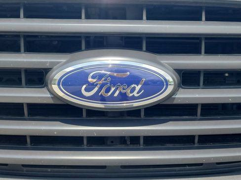 Used 2016 Ford F150 XLT w/ Equipment Group 302A Luxury AWD/4WD image 29