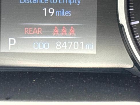Used 2022 Toyota RAV4 LE FWD image 27